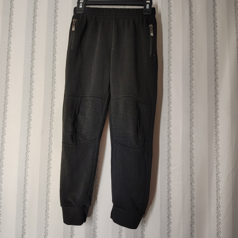 Street Rules Kids Size 6 Distressed Jogger Pants With Detailed Knees And Pockets